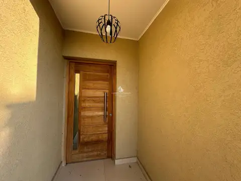 OPORTUNIDAD!. Casa en venta de 4 ambientes. Barrio Santa Elena. Pilar del Este 100