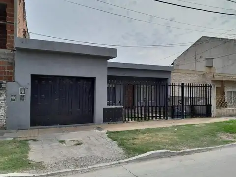 CASA 3 AMB. C/GARAJE + DPTO 2 AMB. LOTE 10X23