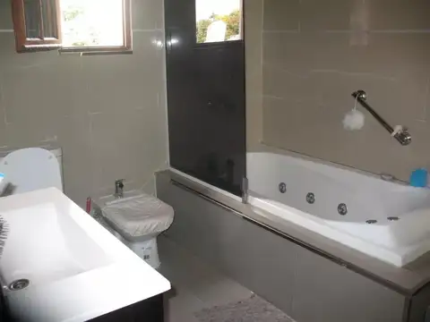 GRAN OPORTUNIDAD CASA 4 AMBIENTES ESCUCHA OFERTA