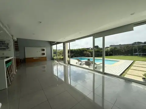 Increíble Casa en Arenas del Sur