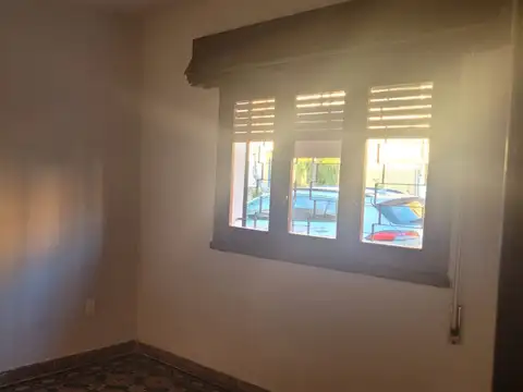 Casa en Alquiler con 1 cochera