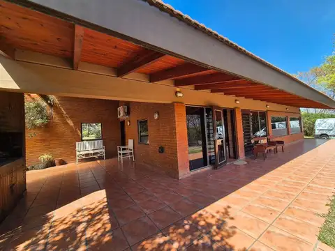 Casa 4 ambientes con 3 baños