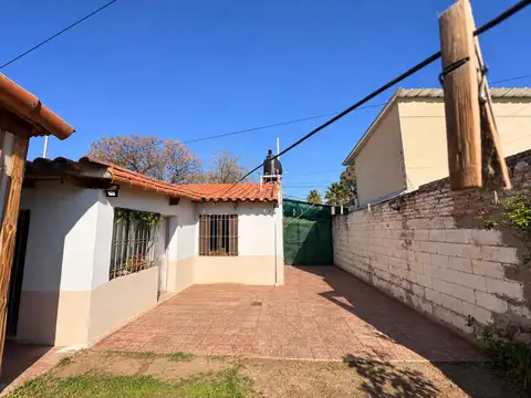 Casa 4 ambientes con 1 baño