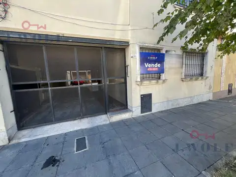 Departamento de dos ambientes y medio c/Patio bajas expensas.