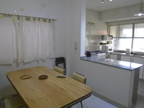 Depto Tipo Casa en Venta con 1 cocheras