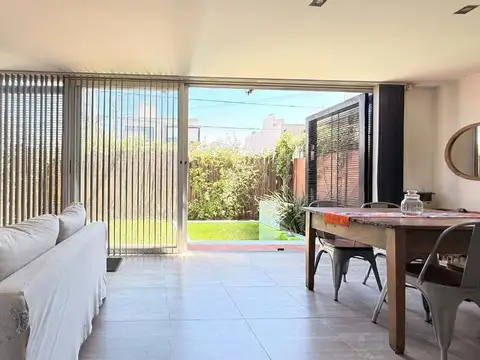 CASA VENTA EN VILLA CASTELLS 2 DORMITORIOS PILETA
