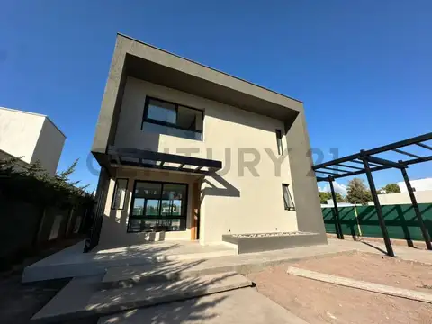 CASA EN VENTA BARRIO PUEBLO MALBEC