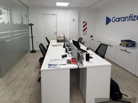 Venta Oficina en Av. rivadavia al 400