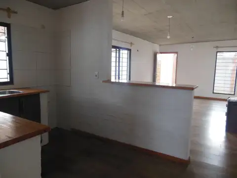 Depto Tipo Casa en Alquiler en Solymar, $ 34.000