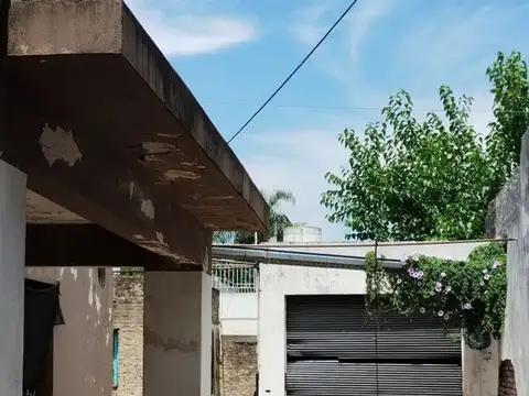 CASA/LOCAL/TERRENO 423m2 - EN HURLINGHAM