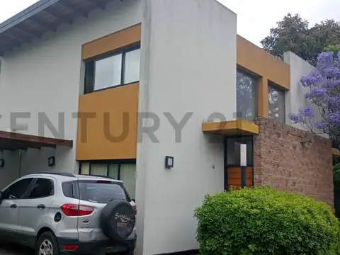 Dúplex en Barrio cerrado de 2 dormitorios en Gonnet – Calle 20 Nº 2329 e/ 508 y 509.