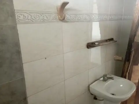 Venta de casa a reciclar 2 dormitorios en Pando