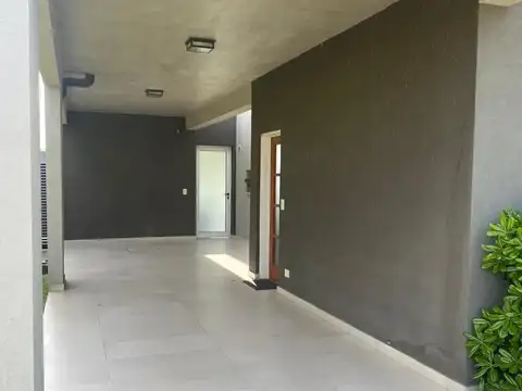 Casa en Venta en El Cantón - Barrio Islas, USD 420.000