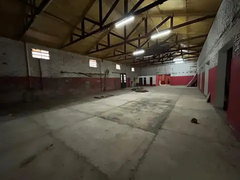 Galpon en Venta 17  mts Fondo