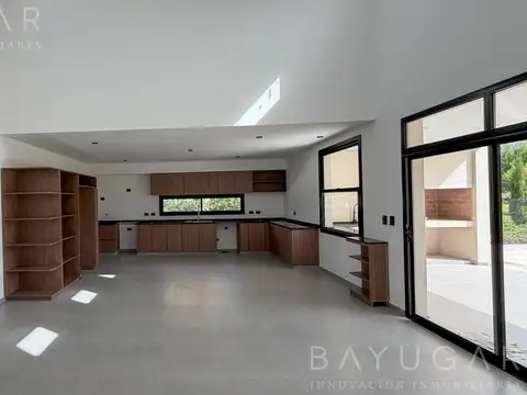 Casa en Venta al Oeste