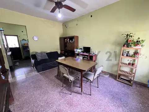 Casa 4 ambientes con 1 baño