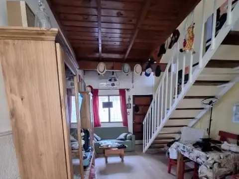VENTA DUPLEX 2 AMB. 1/2 CON PATIO Y COCHERA RAMOS MEJIA