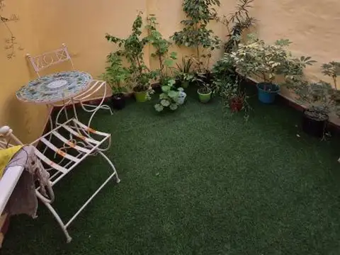 Depto Tipo Casa 2 ambientes con 1 baño