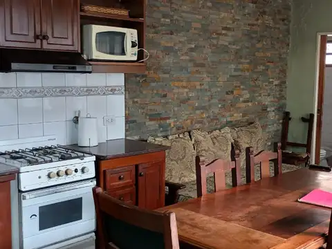 Casa 6 ambientes con 2 baños