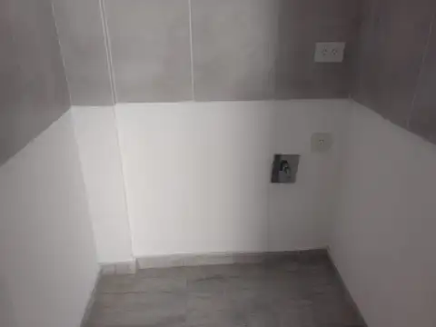 Raquel Español 200, Piso 3