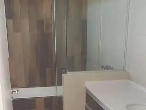 Casa en Venta en El Cantón - Barrio Golf, USD 380.000