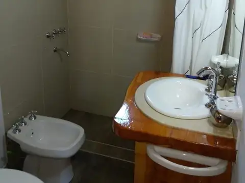 Casa 3 ambientes con 1 baño