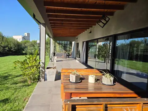 Casa Estilo Americano a La Laguna Club de Campo Horizontes Al Sur Corredor Verde Canning San Vicente
