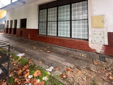 Galpon + vivienda en venta céntrico, Marcos Paz.
