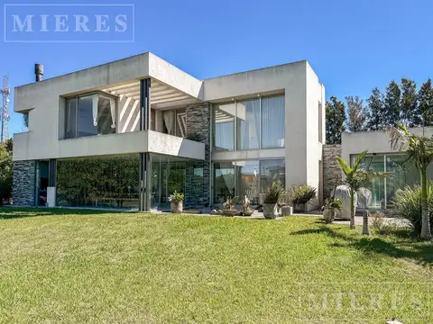 Casa en venta en Albanueva