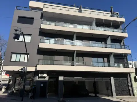 1 GRAN AMBIENTE A ESTRENAR CON BALCON