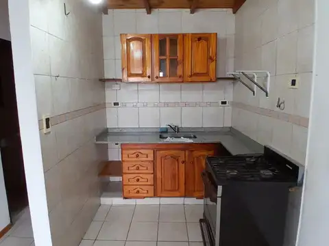 Departamento en Alquiler en Lomas del Mirador, $ 800.000