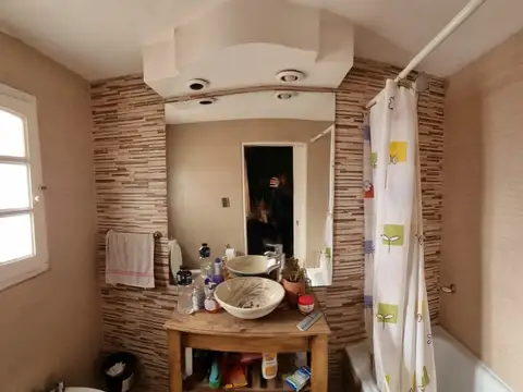 EN VENTA TRIPLEX EN CIUDAD JARDIN; PATIO CON LAVADERO, PARRILLA Y PILETA - FICHA 6723