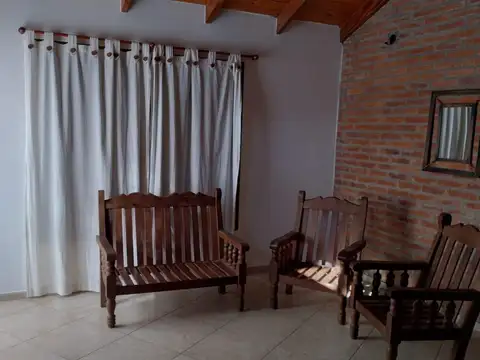 Casa 6 ambientes con 1 baño