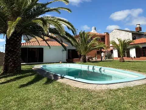 HERMOSO COMPLEJO EN LA LUCILA DEL MAR