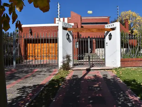 Venta Casa de Categoria en Maipu