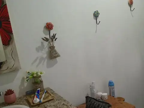 Casa 2 ambientes con 1 baño