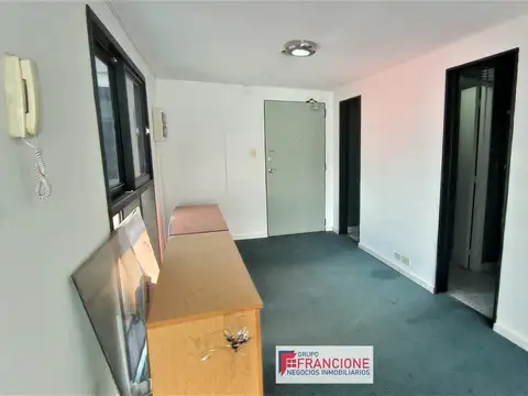 Oficina a la venta, 2 cocheras, Microcentro.