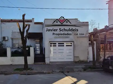 Linda casa en calle 12 n° 982.