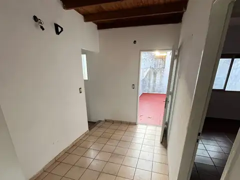 PH 2 AMBIENTES AL FRENTE CON BALCON Y PATIO SIN EXPENSAS APTO PROFESIONAL