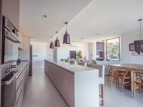 Departamento en Alquiler Temporal en Punta del Este, USD 8.000