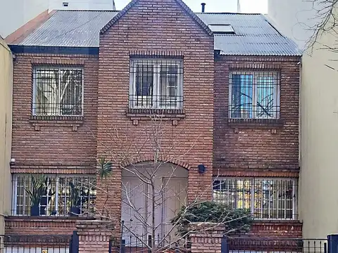 Excelente Triplex en Calasanz 700 (Barrio Ingles) Caballito