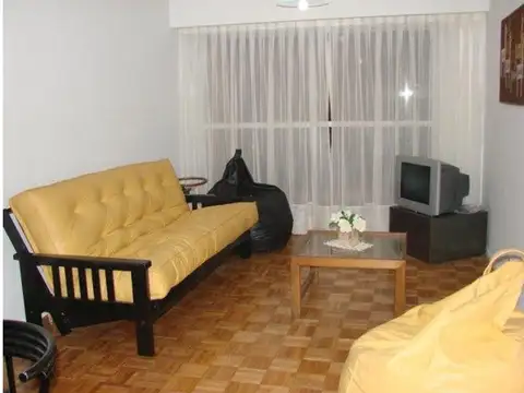 Av Independencia 400