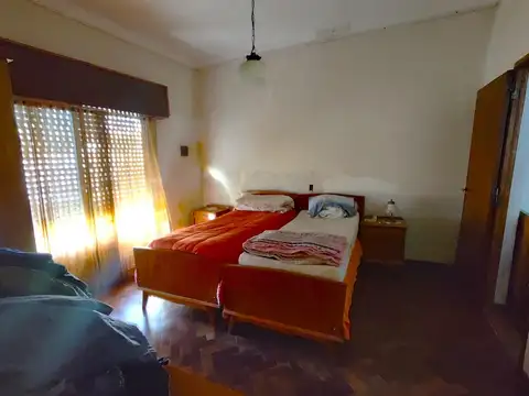 Casa 5 ambientes con 1 baño