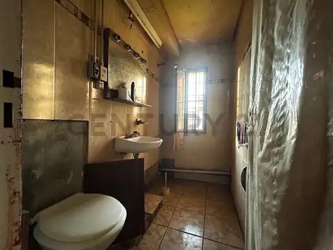 Venta Casa 2 Dormitorios, Excelente Esquina de Funes