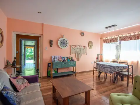 Casa 6 ambientes con 3 baños