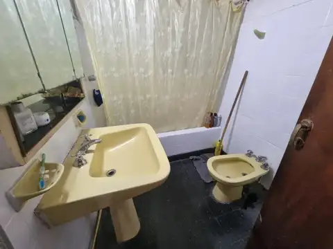 Casa En Venta De 3 Dormitorios C/ Cochera En La Paz 1700 Abasto Rosario