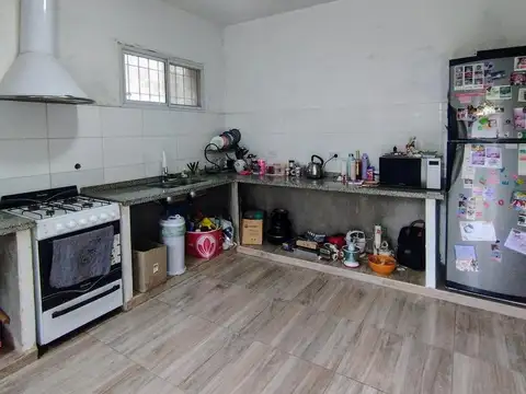 Casa 5 ambientes con 2 baños