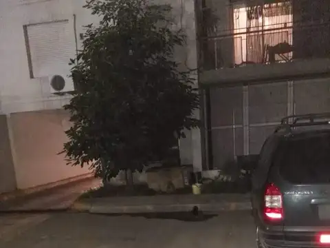 Cochera en venta - 12 mts2 - Parque Avellaneda