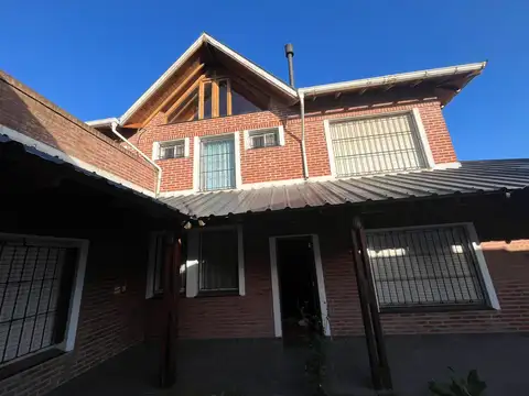 Hermoso chalet a 8 cuadras del mar