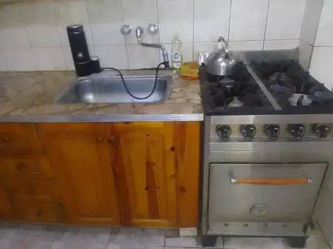 Muy buen PH sin expensas refaccionado con 2 banos